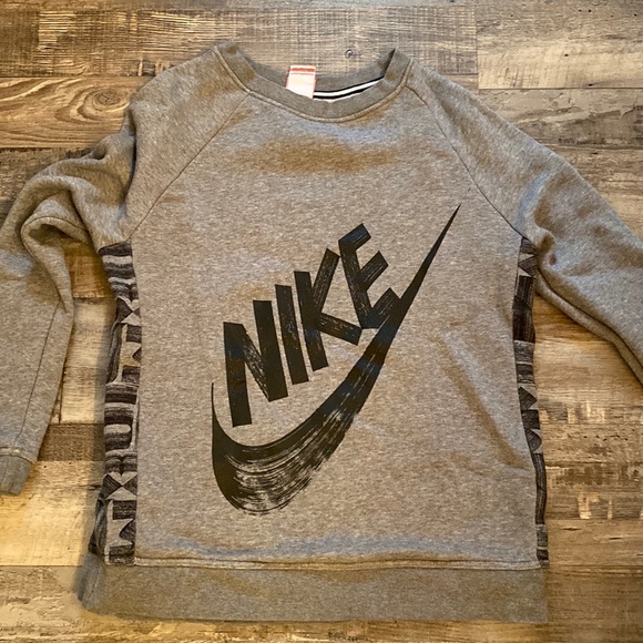 Nike Sweaters - Nike hoodie